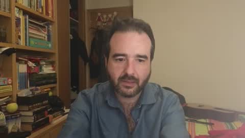 curiosillo1983 online show from December 17, 8:15 pm