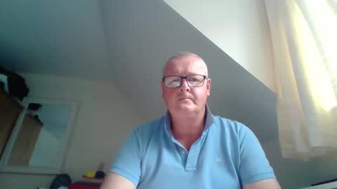 curiousax77 online show from April 10, 12:21 pm