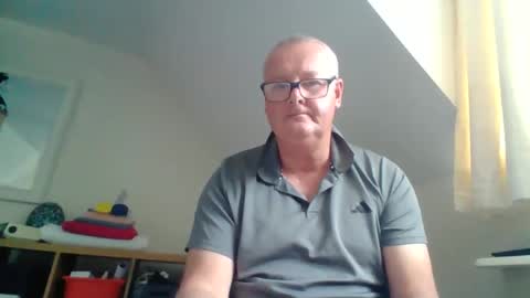 curiousax77 online show from April 8, 1:58 pm