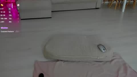 Snapshot of curlyanto chatting on September 26, 8:33 am Antonia online show from September 26, 8:33 am