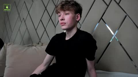 Snapshot of curlytwinkboy chatting on September 27, 8:50 pm KEVIN online show from September 27, 8:50 pm