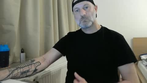 Snapshot of curman85 chatting on January 11, 9:46 pm Curman85 online show from January 11, 9:46 pm