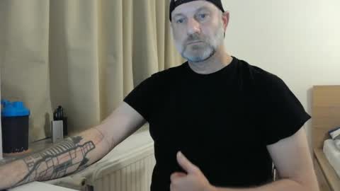 Snapshot of curman85 chatting on January 18, 12:57 am Curman85 online show from January 18, 12:57 am