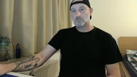 Snapshot of curman85 chatting on November 1, 11:59 pm Curman85 online show from November 1, 11:59 pm