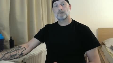 Snapshot of curman85 chatting on January 2, 12:02 am Curman85 online show from January 2, 12:02 am