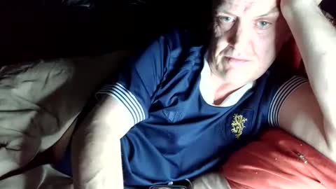 curvelover1977 online show from May 17, 3:38 am