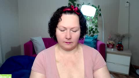curvy_girlz online show from December 5, 6:16 pm