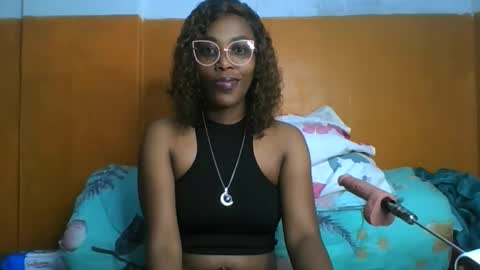 curvylyin online show from March 28, 6:15 am