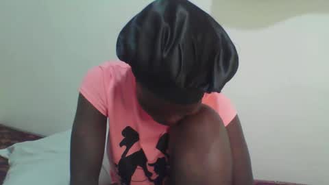 curvynubian online show from November 14, 7:27 pm