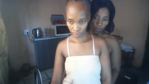 curvypear76x online show from February 14, 2:42 pm