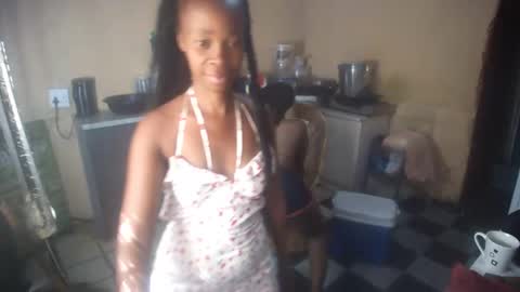 Snapshot of curvypear76x chatting on September 22, 8:18 am curvypear76x online show from September 22, 8:18 am