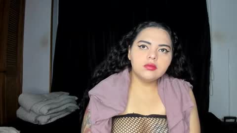 Snapshot of curvypornxxx chatting on October 14, 9:23 am curvypornxxx online show from October 14, 9:23 am