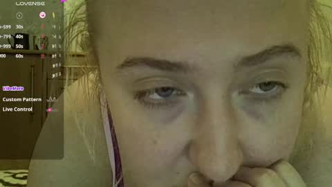 Curvy online show from March 8, 2:15 am