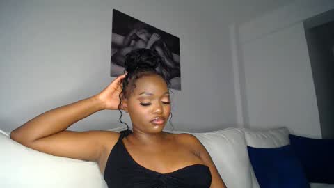 Snapshot of cute_ass18 chatting on March 6, 3:35 pm Liya online show from March 6, 3:35 pm