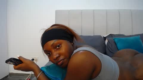 Snapshot of cute_ass18 chatting on September 30, 2:27 pm Liya online show from September 30, 2:27 pm