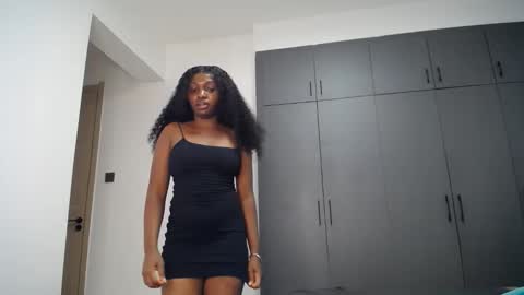 Liya online show from May 11, 4:04 pm