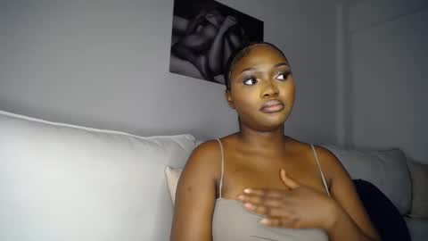 Snapshot of cute_ass18 chatting on February 11, 2:03 am Liya online show from February 11, 2:03 am