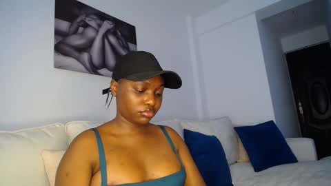 Snapshot of cute_ass18 chatting on February 13, 11:50 am Liya online show from February 13, 11:50 am