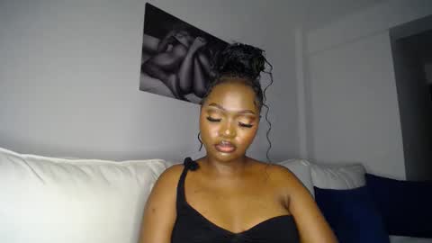 Snapshot of cute_ass18 chatting on March 6, 6:37 pm Liya online show from March 6, 6:37 pm