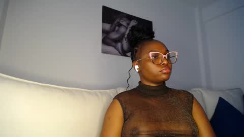 Snapshot of cute_ass18 chatting on February 28, 10:30 am Liya online show from February 28, 10:30 am