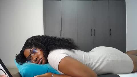 Liya online show from May 31, 2:10 am