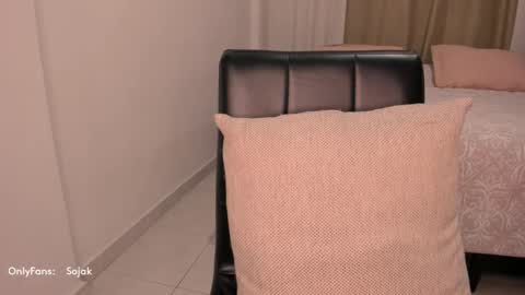 Snapshot of cute_brunett chatting on October 1, 5:17 am Sara online show from October 1, 5:17 am