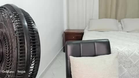 Snapshot of cute_brunett chatting on September 13, 4:48 am Sara online show from September 13, 4:48 am