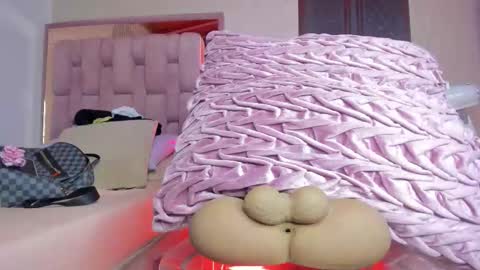 Stacy online show from November 27, 9:11 pm