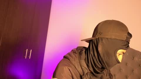 Emma online show from April 11, 11:03 am