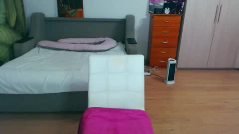 cute_jes online show from October 30, 7:25 pm