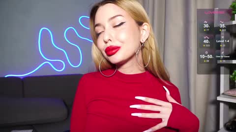 Snapshot of cute_kristall chatting on February 5, 12:38 pm Im Chris online show from February 5, 12:38 pm