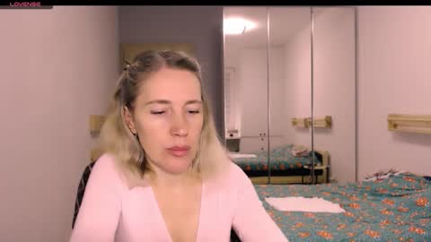 cute_lion_ online show from January 10, 4:56 pm