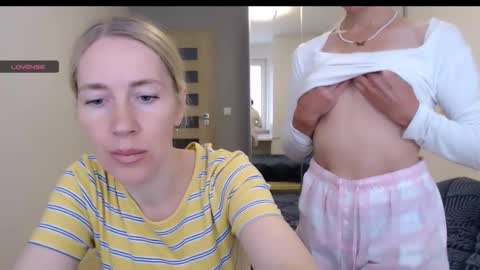 cute_lion_ online show from October 21, 2:21 pm