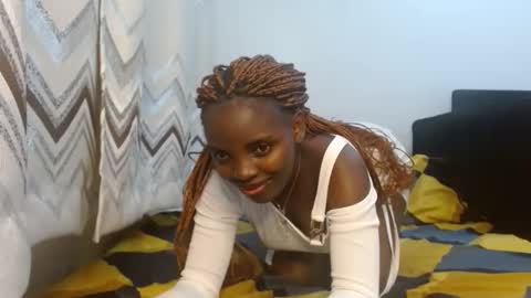 cute_lorna online show from March 12, 5:06 pm