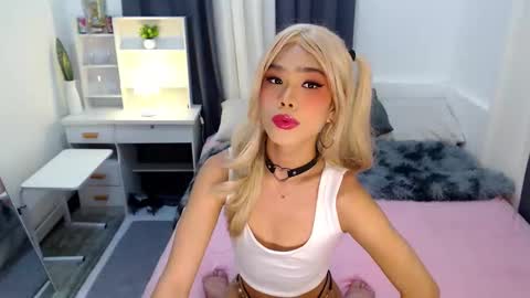 Snapshot of cute_maloi chatting on October 1, 11:25 pm Jane online show from October 1, 11:25 pm