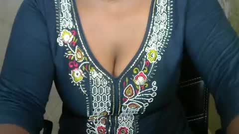 alia online show from March 28, 9:49 pm