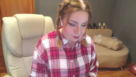 cute_phoenix online show from May 12, 7:12 pm