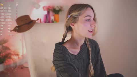 Snapshot of cute_pie_an chatting on September 13, 12:35 am AN online show from September 13, 12:35 am