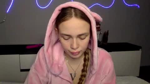 cute_shy06 online show from January 8, 7:20 pm