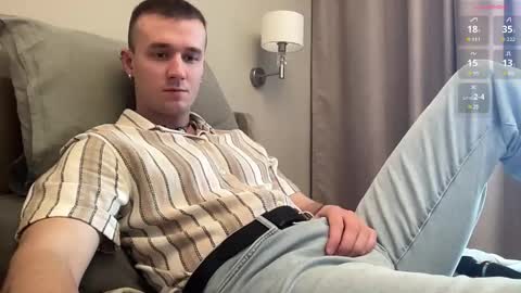 cute_skywalker online show from March 1, 9:46 am