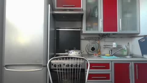 Snapshot of cute_strawberry_ chatting on February 8, 7:48 am cute_strawberry_ online show from February 8, 7:48 am