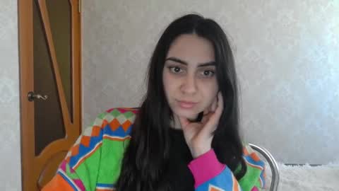 Snapshot of cute_strawberry_ chatting on February 20, 9:44 am cute_strawberry_ online show from February 20, 9:44 am