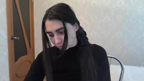 Snapshot of cute_strawberry_ chatting on February 22, 12:18 pm cute_strawberry_ online show from February 22, 12:18 pm