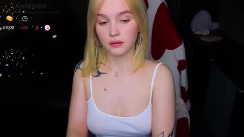Snapshot of cute_summer_breathe chatting on October 8, 11:32 pm Sue online show from October 8, 11:32 pm