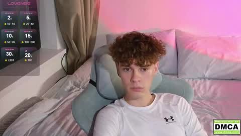 Snapshot of cute_thomas chatting on October 14, 7:17 pm Thomas - online show from October 14, 7:17 pm