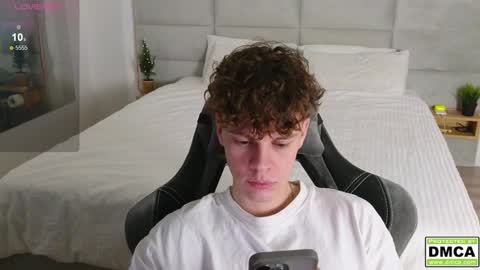 Snapshot of cute_thomas chatting on December 29, 4:38 am Thomas - online show from December 29, 4:38 am
