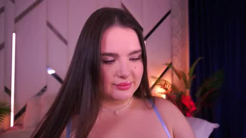 Amber online show from December 17, 12:50 am