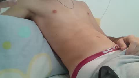 Snapshot of cuteanonguy chatting on October 15, 10:27 am cuteanonguy online show from October 15, 10:27 am