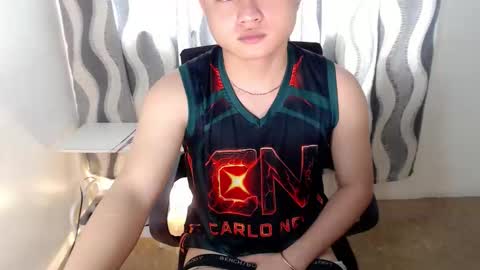 cuteasianlee online show from February 27, 2:04 am