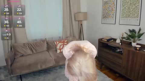 Snapshot of cutebrutality chatting on October 13, 8:38 am Alice online show from October 13, 8:38 am